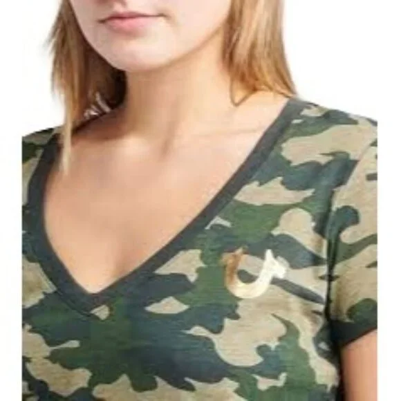 True Religion Victorious Green Camo V-Neck T-Shirt - Picture 2 of 7